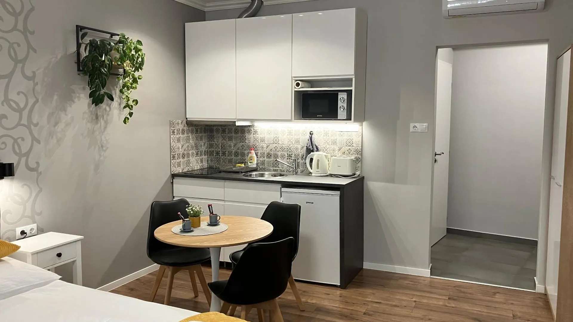 Illa Apartments 에게르