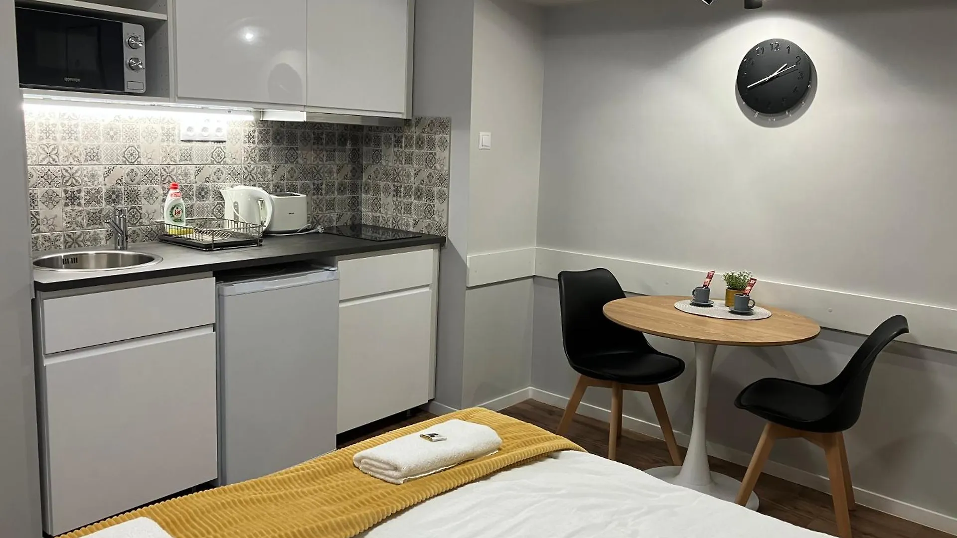 Illa Apartments 에게르