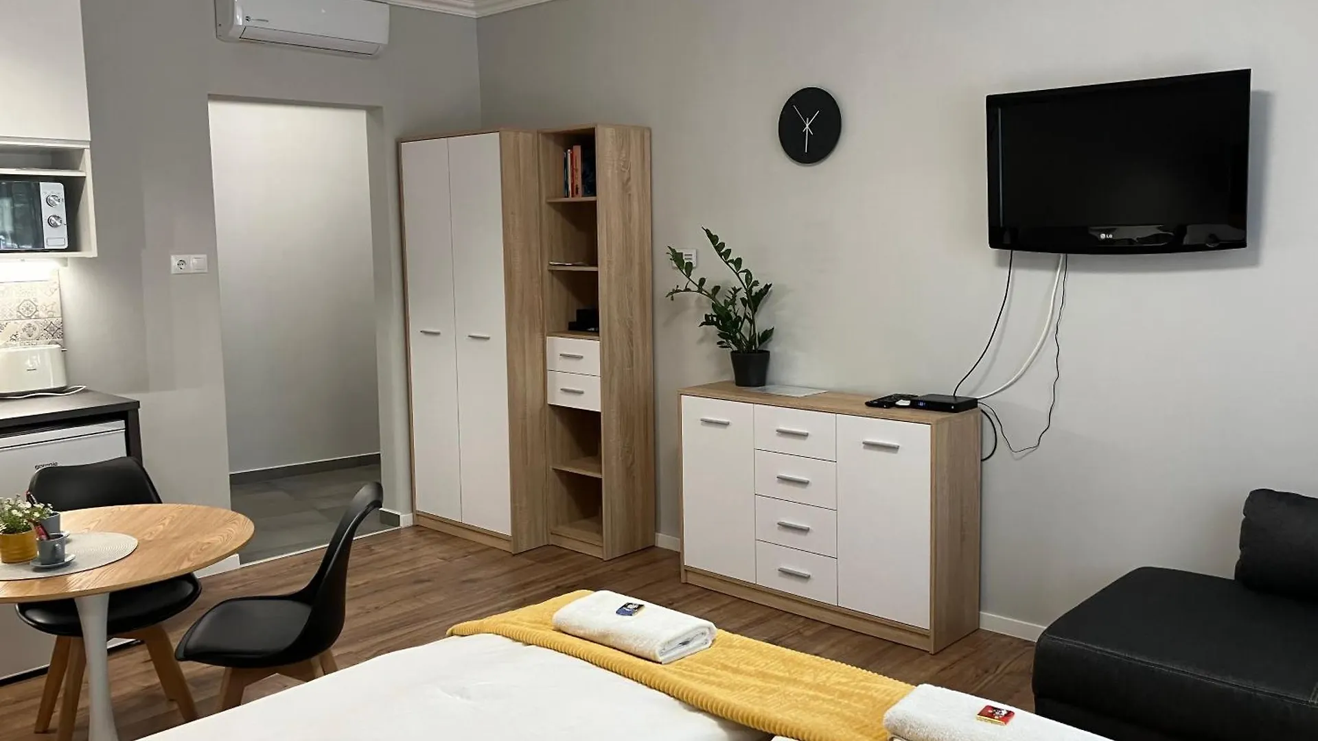 Illa Apartments 에게르