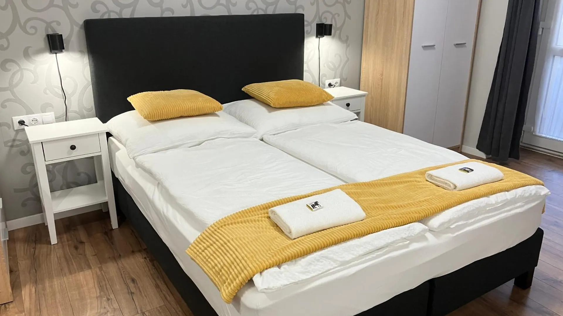 Illa Apartments 에게르
