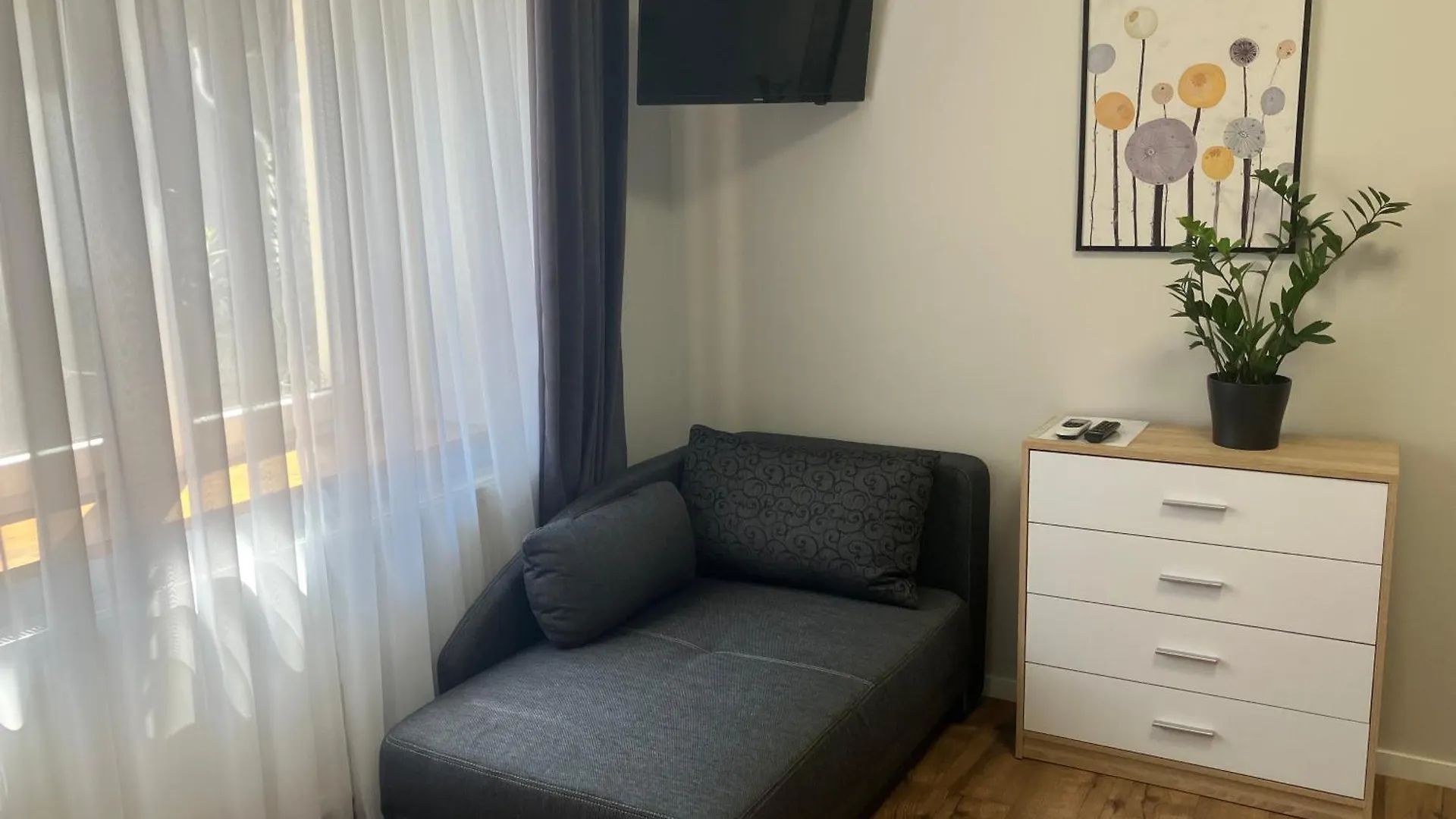 Illa Apartments 에게르